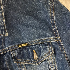 Diesel jeansjacka  - Super fin jeansjacka från diesel! Bra skick
