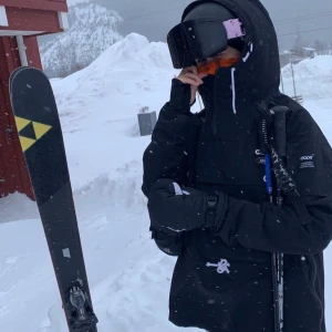 Skidjacka  - Anorak från dope. Använd 1 säsong. Strl S/M