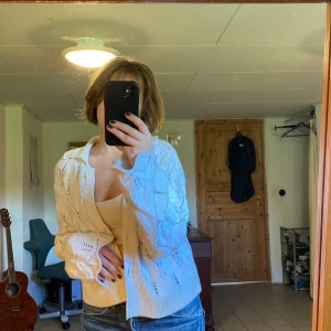 Superfin oanvänd virkad tröja - Använd 1 gång, superfin stickad tröja!! Dma för frågor. Köpare står för frakt 🕺 kolla gärna mina andra annonser ❤️