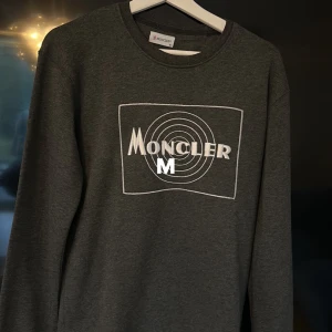 Märkes tröja  - Märkes kläder 550kr st