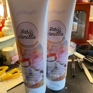 Basic vanilla lotion  - ENDAST EN ÖPPNAD KVAR!! Säljer dessa oöppnade lotions då jag beställde fler än va jag behöver 