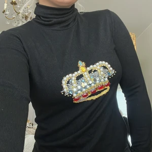 Vintage tröja - En vintage långarmad polotröja, köpt i någon affär i helsingborg för ca 20 år sen! Alla stenarna på tröjan sitter kvar & är i bra skick