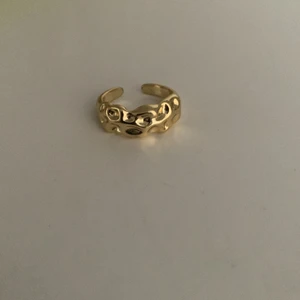 Ring - Väldigt fin guldfärgad ring💗