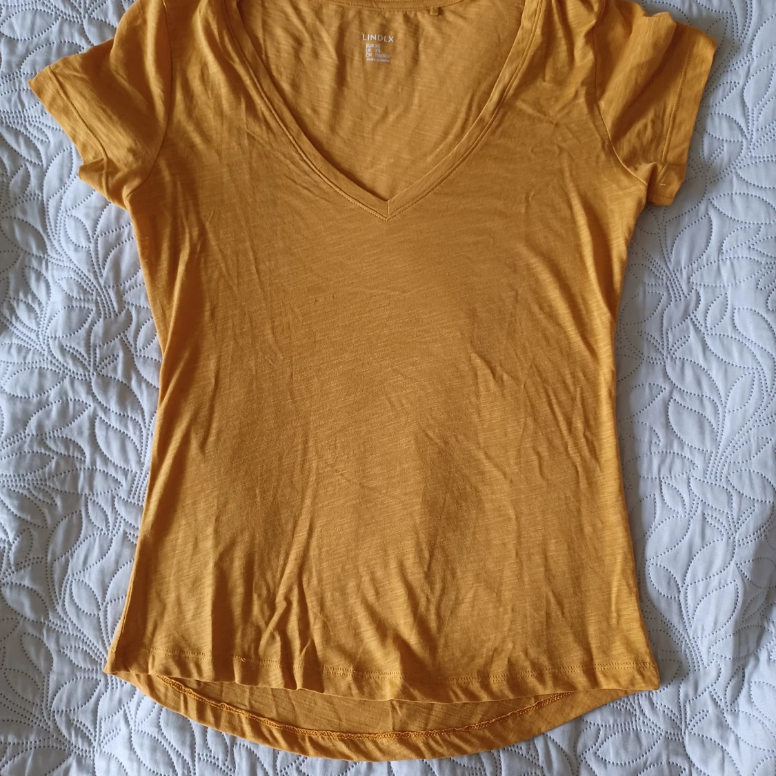 Senapsgul V-ringad t-shirt