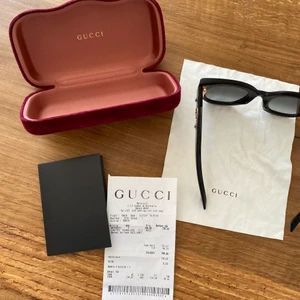 Gucci solglasögon - Säljer dessa solglasögonen från Gucci som jag köpte i monte carlo för några år sedan, då de inte kommit till användning. Köptes för ca 3000kr❤️