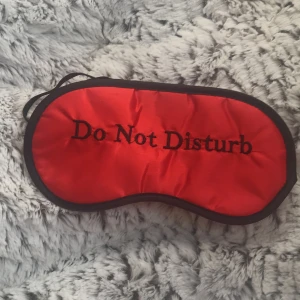Sov mask - Jätteskön men använder aldrig den och har aldrig. 