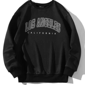 Los angels tröja  - Lite oversiezed och bekväma. Säljer dem då dem är för jag haft utan användning. Kontakta mig för mer info eller bilder. Köparen står för frakt 