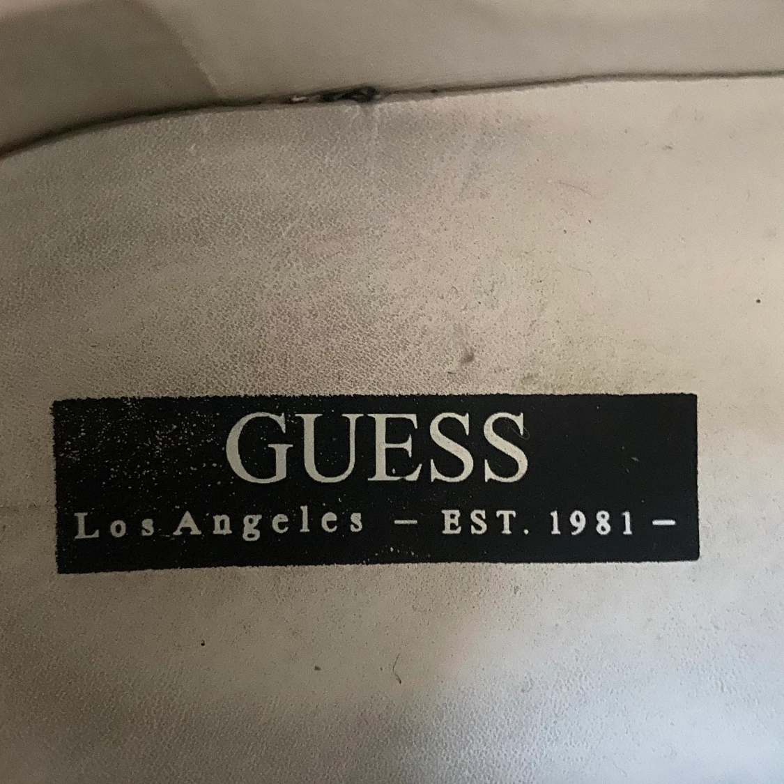 GUESS SKOR - 90