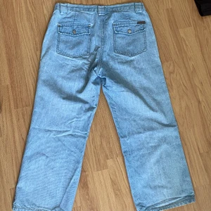 lågmidjade calvin klein jeans - lågmidjade calvin klein jeans i storlek S, köparen står för frakt💚