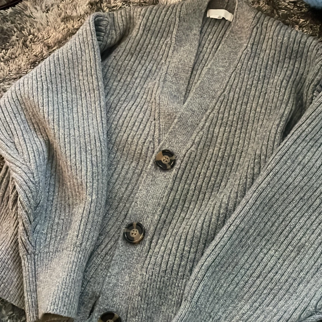 HM V-ringad Kofta Ribbstickad Grå