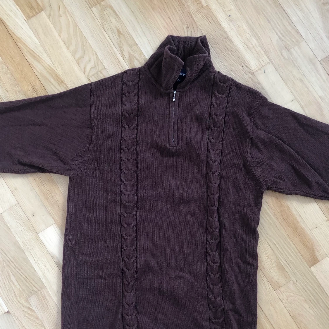 Brun tröja med krage! - 90