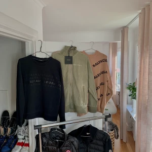 highend säljs  - Balmain 2000, palm 3300, canada goose 3000, cardigan 3600