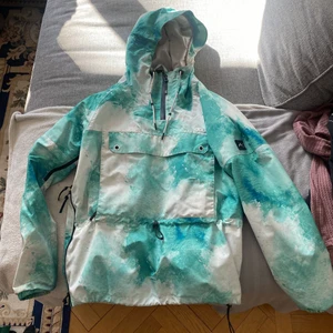 Dope - Dope vårjacka, liten fläck på väster arm