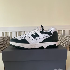 New Balance 550 White/Green  - Helt Nya och oanvända New Balance 550 White/Green i storlek 44,5
