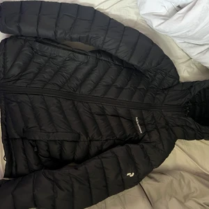 Peak performance jacka  - Svart peak jacka i storlek xs🖤