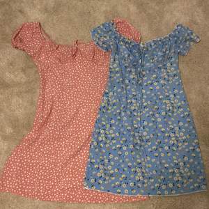 Två par klänningar från SHEIN. Använder inte längre. Har inga skador och dragkedjorna fungerar perfekt! Säljer båda för 60 kr, säljer ej separat. Hör av er för mer info eller bilder💗