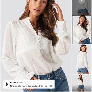 Nakd blus - Superfin blus från Nakd som är köpt för ett par år sedan, fint skick och inga fläckar. Bilderna är lånade från nakds hemsida, bara att skriva för fler bilder!