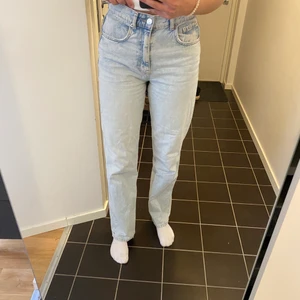 Jeans  - Jeans från Ginatricot 200kr jag är 170cm
