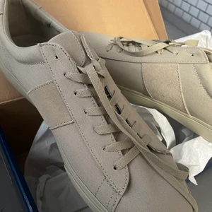 Skit snygga helt nya polo skor - Snygga polo skor i storlek 46. Helt nya och inte kommit till användning eftersom det är för små. 