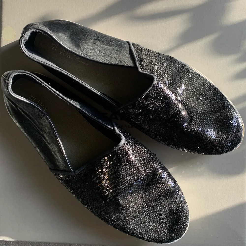 Sommar sandaler med glitter fram från VOX shoes  . Skor.