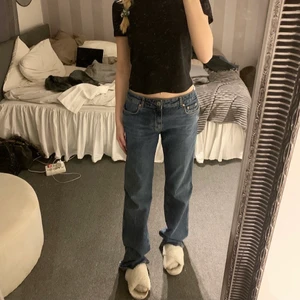 Lågmidjade jeans - Low/mid waist jeans från Zara full length