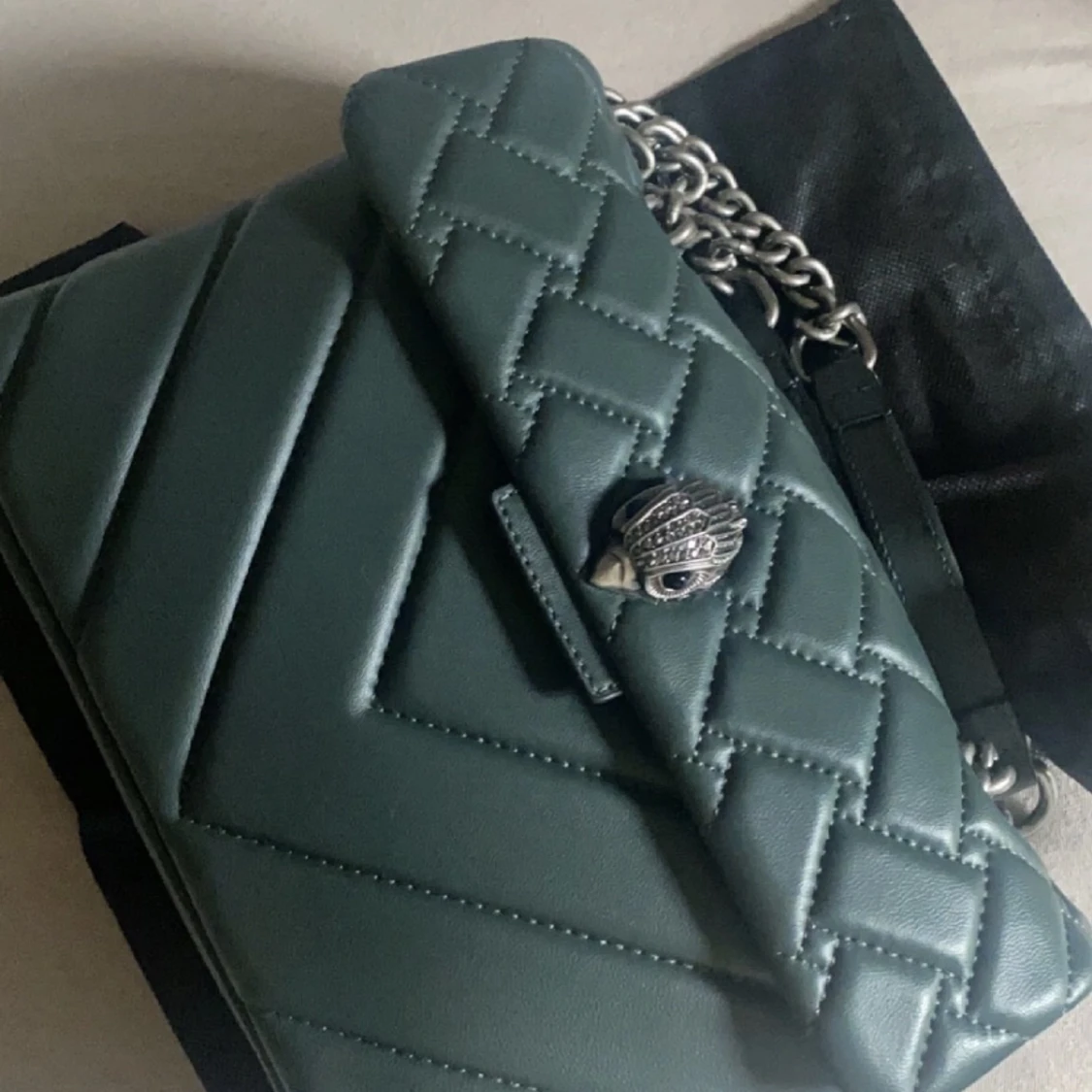 Sjukt fin mörkgrön Kurt geiger väska  - 90