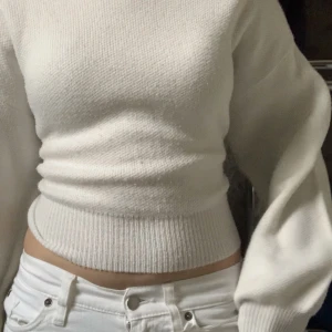 Tröja - H&M - Fin stickad tröja från H&M i storlek XS. Köparen står för frakten💖💖