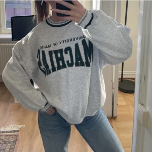 Vintage-sweatshirt  - Storlek S men oversized. I fint skick :)