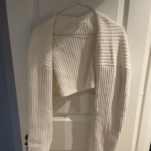 Tröja från h&m - Oanvänd tröja/kofta från h&m!