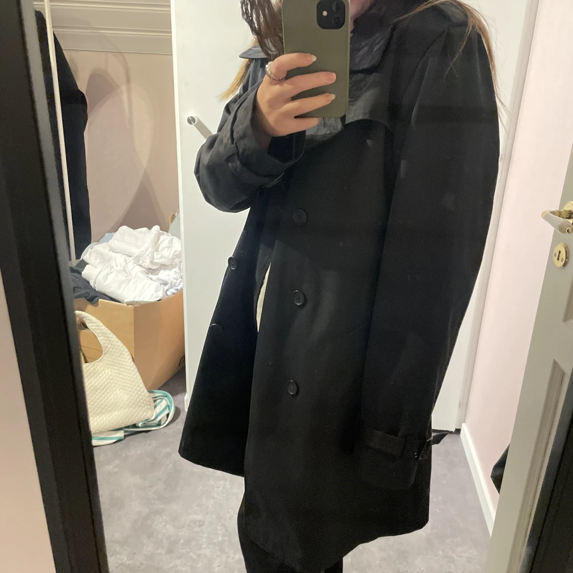 Svart trenchcoat - 90