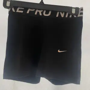 Shorts från Nike, använda en gång, nypris 400kr