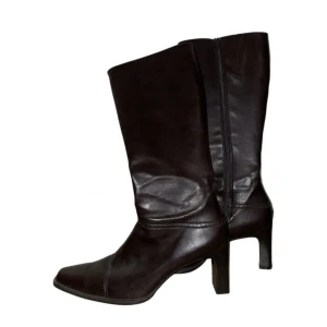 Stövlar!! - Oanvändbar, handgjorda läder stövlar. Finns mer bilder storlek 38