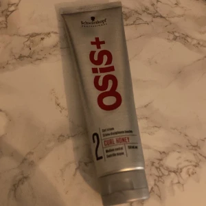 Curl cream - Curl cream/honey från schwarzkopf (osis+)