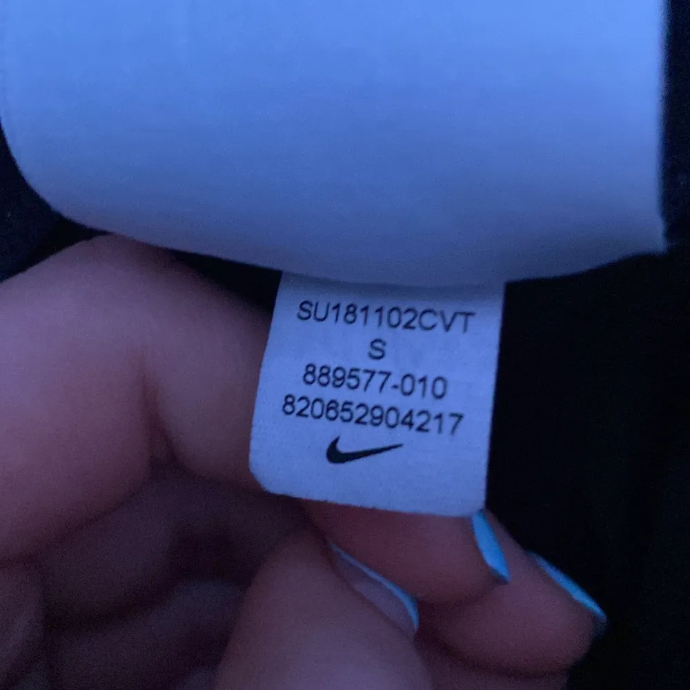 Ett par Nike PRO Shorts som är för små säljer för billigare än jag köpte dem ” köpte dem för 450kr”. Shorts.