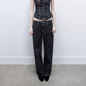 Zara jeans - Har de här byxorna i storlek 38 skulle någon vilja byta mot ett par 36?❤️‍🔥