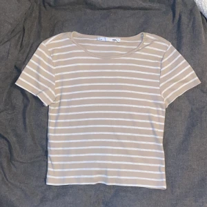 T shirt - Helt oanvänd randig tshirt i storlek m!