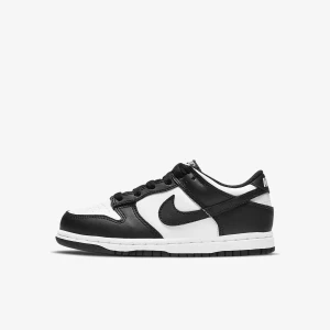 Nike dunks - Nike dunks storlek 38,5. Köpta på mos och är nästan som nya. Värda ca 2000 men säljer för 500. Självklart äkta. Skriv vid intresse!