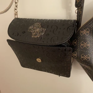 Guess  - Säljer den då den inte kommer i användning✨Märket är guess✨