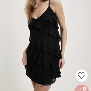 Volang klänning  - Ny uppladdning för gratis frakt, kolla min profil för info om plagget💖