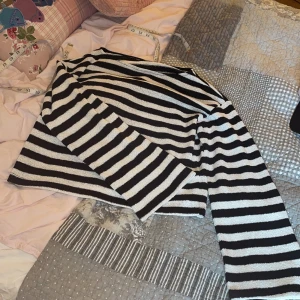 Stickad tröja - Breda armar, stickad skön tröja