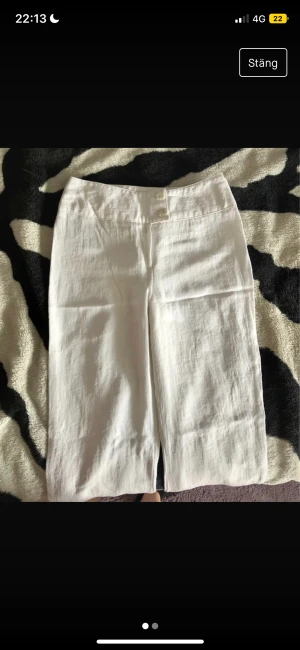 Perfekta linnebyxor  - Jag säljer de här fina linnebyxor pga de är för små för mig. De är gjorda av 100% linne och köpta i Italien förra året ☺️