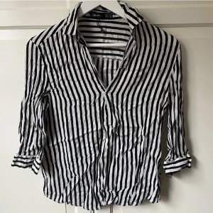 Blus randig  - Randig blus passar storlek XS