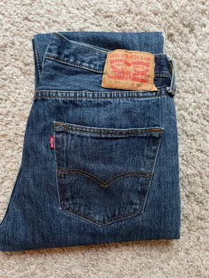 Levis 501 - Levisjeans 501 w33. Original l32, enkelt upplagda med originalängd uppvikt. Se bild