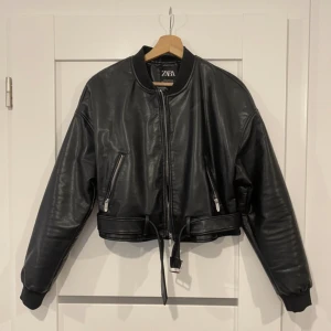 Zara skinn jacka  - Zara skinn jacka 