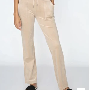 Juicy couture byxor  - Säljer juicy couture byxor pga att det inte kommer till användning ❤️ 