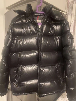 Moncler Maya - Helt ny Moncler maya stolek 2, S/M. .