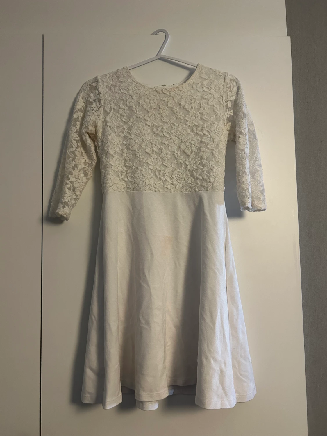 KappAhl vit blommig klänning