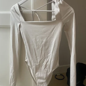 Skims dupe bodysuit - Jättefin skims dupe bodysuit från Topshop i storlek XS. Sitter som en smäck