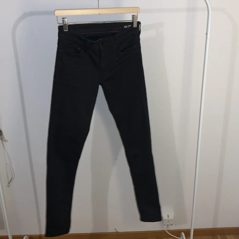 Svarta jeans (Crocker) superskinny. . Jeans & Byxor.