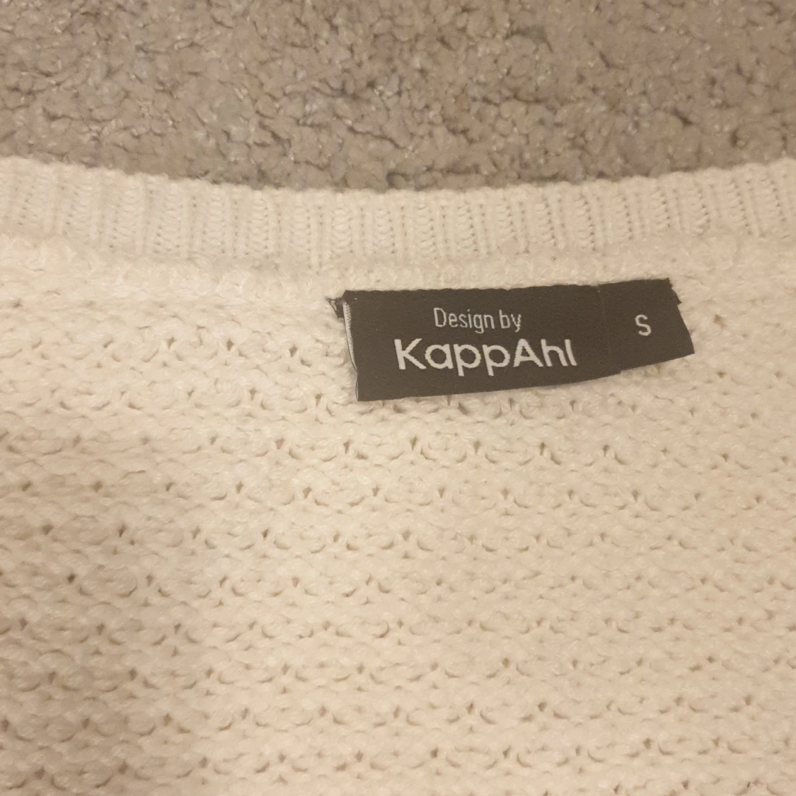 Stickad tjocktröja från Kappahl storlek q - 90